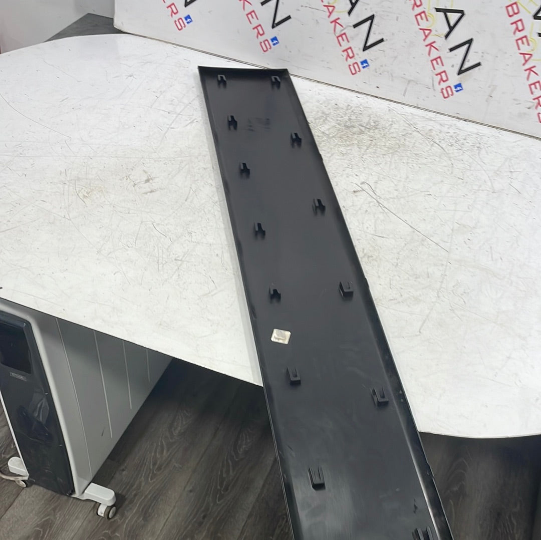 Citroen Relay/ Peugeot Boxer/ Fiat Ducato RIGHT SIDE STRIP BLACK P/N 1321052070