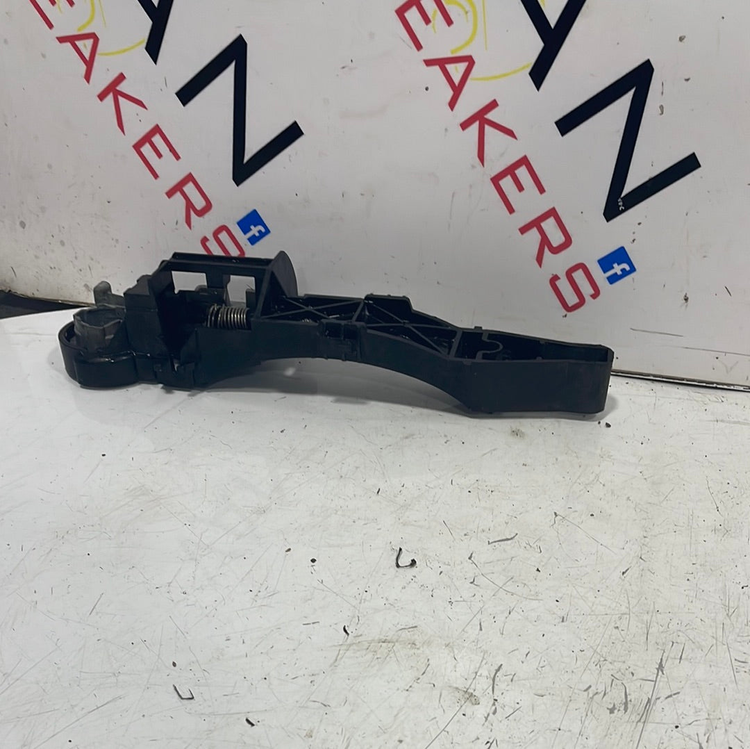 Renault Trafic/Vauxhall Vivaro EXTERIOR DOOR HANDLE INNER BRACKET (NO HANDLE) Drivers Side Front 2014-2019 P/N 806068194R