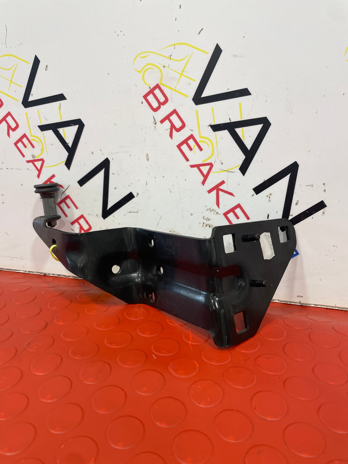 Renault Master/Vauxhall Movano Mk3 TOP LEFT SLIDING DOOR ROLLER BRACKET P/N 777950673R