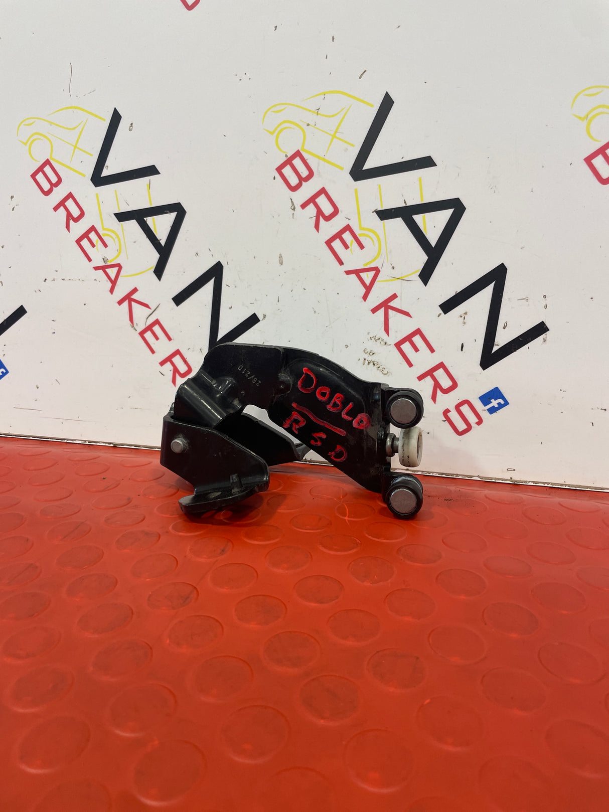 FIAT Doblo SLIDING DOOR MIDDLE ROLLER 2011-2022 P/N 52091124