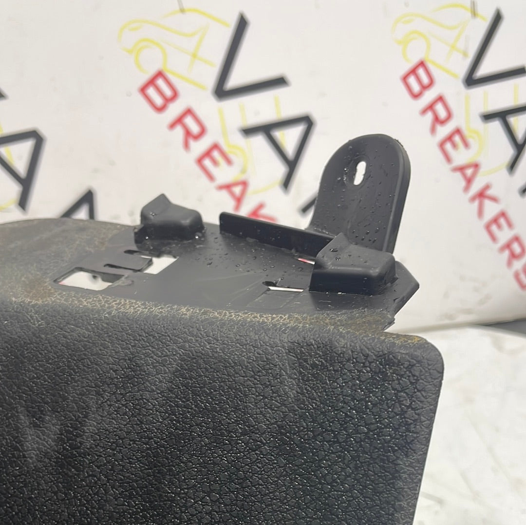 Citroen Dispatch/ Peugeot Expert/ Toyota Proace/ Vauxhall Vivaro DOOR STEP COVER TRIM FRONT RIGHT SIDE 2019-2023 P/N 98129341ZD