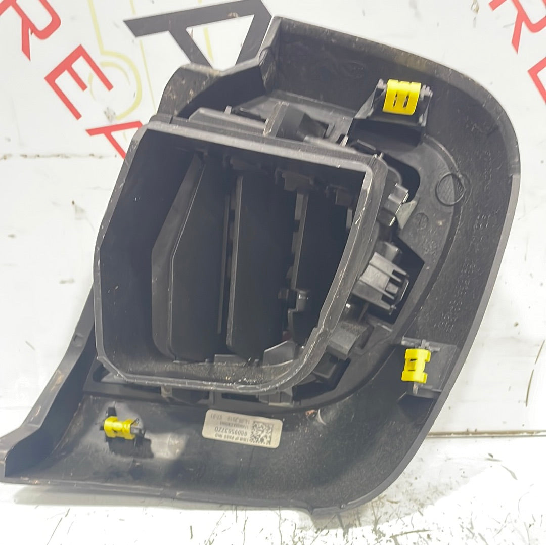 Citroen Dispatch/ Peugeot Expert/ Vauxhall Vivaro/ Toyota Proace DASHBOARD LEFT SIDE AIR VENT 98095037ZD