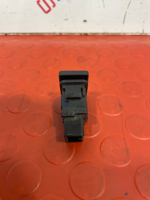 Toyota Hilux 2015-16 GENUINE DIFF LOCK SWITCH P/N R15E122