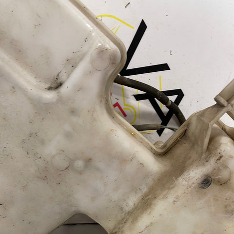 Renault Trafic WASHER BOTTLE (WITH PUMP) 2014-2019 P/N 289105241R