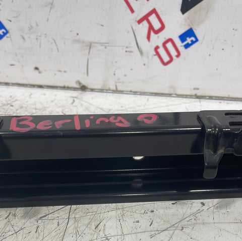 Citroen Berlingo/Peugeot Partner/Vauxhall Combo/Toyota Proace City SLIDING DOOR MIDDLE RAIL N/S 2019-2024 P/N 9828517380