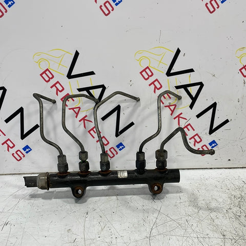 Peugeot Partner/Citroen Berlingo 1.6HDI FUEL INJECTION RAIL P/N 9685297580-01 - 1