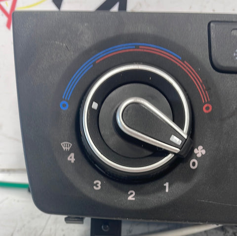 Citroen Relay/ Peugeot Boxer/ Fiat Ducato HEATER CONTROLS 2019-2024 P/N MR14641530
