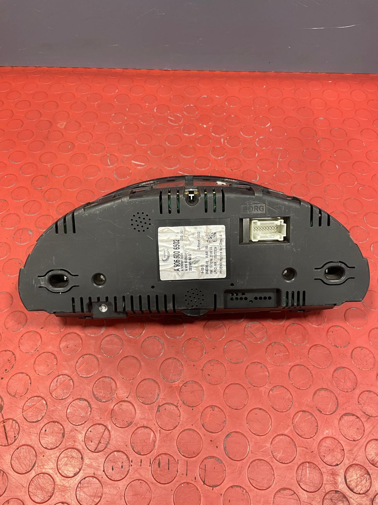 Volkswagen Crafter INSTRUMENT CLUSTER SPEEDOMETER 2006-2016 (CRACKED GLASS) P/N A9069006502