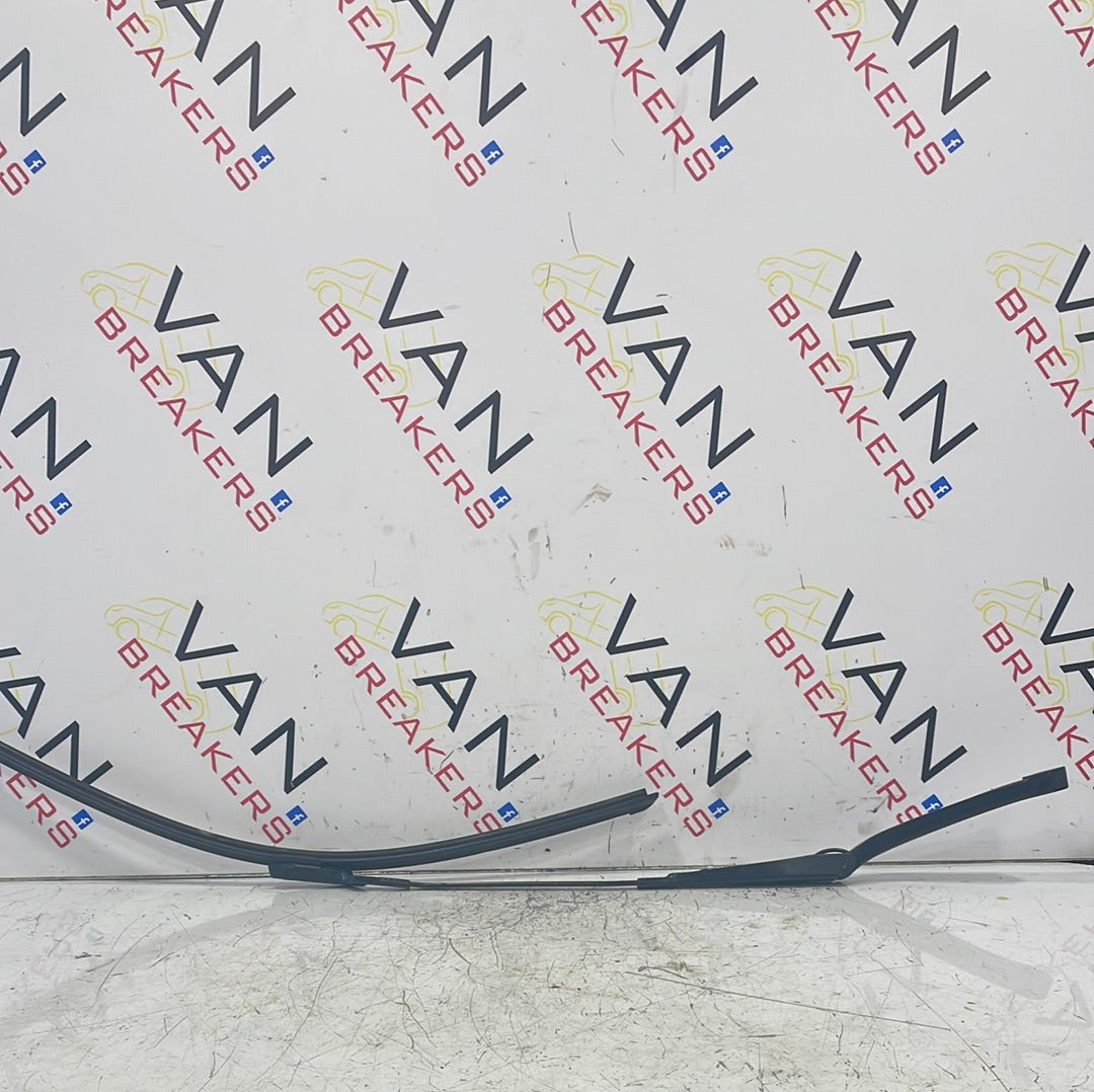 Vauxhall Vivaro/ Renault Trafic/Nissan NV300 MK3 WIPER ARM DRIVERS SIDE O/S 2014-2021 P/N 288812359R
