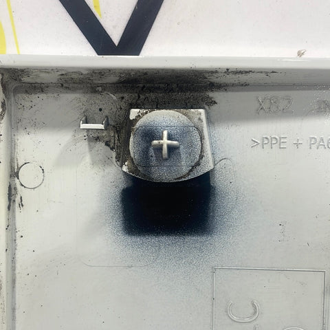 Renault Trafic/Vauxhall Vivaro/Nissan NV300 MOULDING UNDER FUEL FILLER FLAP PASSENGER'S SIDE (WHITE) 2014-2019 P/N 788287806R