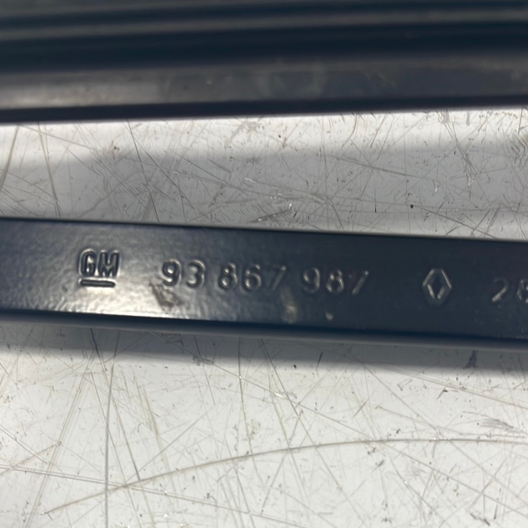 Vauxhall Vivaro/ Renault Trafic/Nissan NV300 MK3 WIPER ARM DRIVERS SIDE O/S 2014-2021 P/N 288812359R