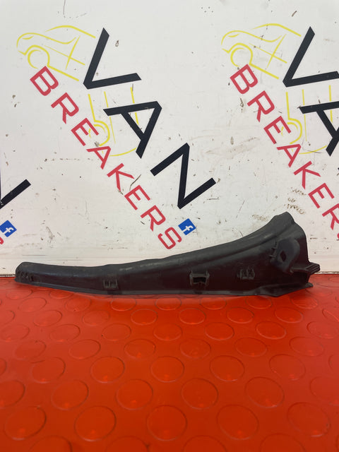 Citroen Dispatch/Peugeot Expert PASSENGER SIDE FRONT WEATHER STRIP SCUTTLE 2018-2024 P/S P/N 9812855277