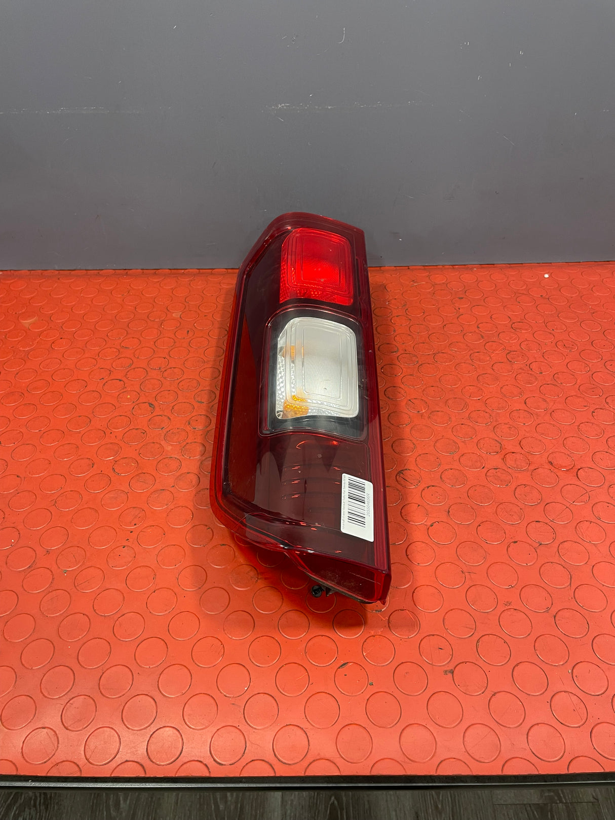 Vauxhall Vivaro/ Renault Trafic/ Fiat Talento REAR RIGHT TAILLIGHT Driver side 2014 - 2019 265504656R