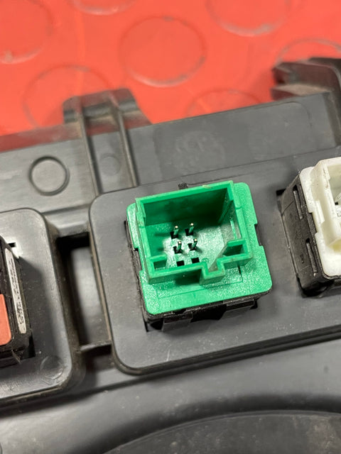 Citroen Berlingo/Peugeot Partner WINDOW SWITCH/LOCKING CONTROL PANEL 2008-2018 P/N 9680932177