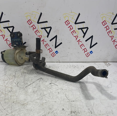 Nissan Navara POWER STEERING FLUID RESERVOIR AND PIPES 2017 P/N 49180EB700