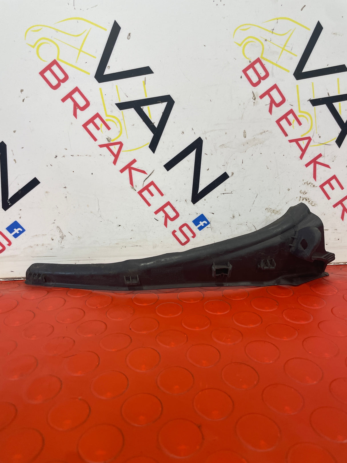 Citroen Dispatch/Peugeot Expert PASSENGER SIDE FRONT WEATHER STRIP SCUTTLE 2018-2024 P/S P/N 9812855277