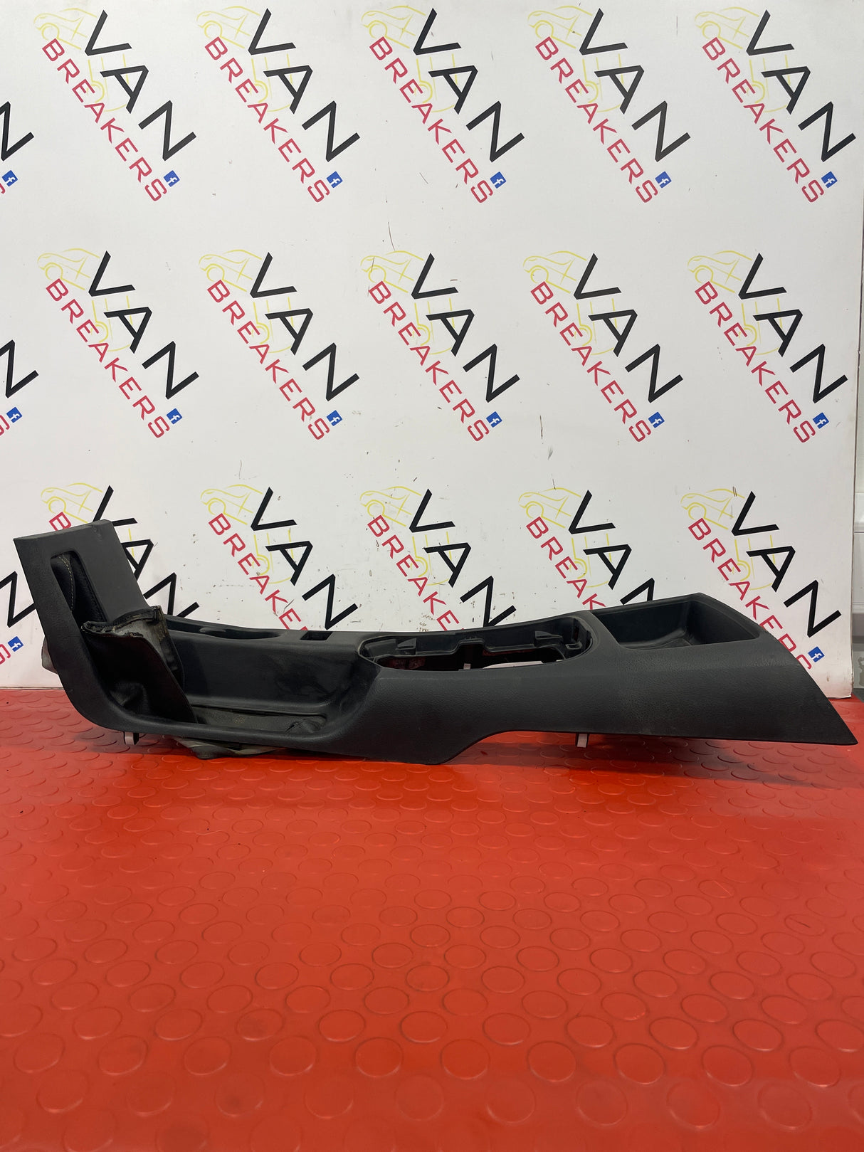 Toyota Hilux CENTER CONSOLE WITH HANDBRAKE GATOR 2015-2020 P/N 58804-KK040