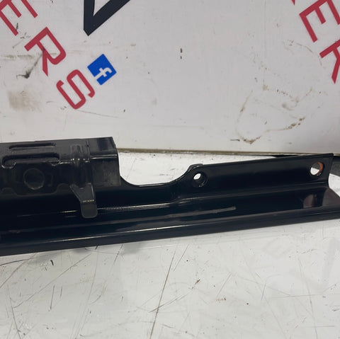 Citroen Berlingo/Peugeot Partner/Vauxhall Combo/Toyota Proace City SLIDING DOOR MIDDLE RAIL N/S 2019-2024 P/N 9828517380