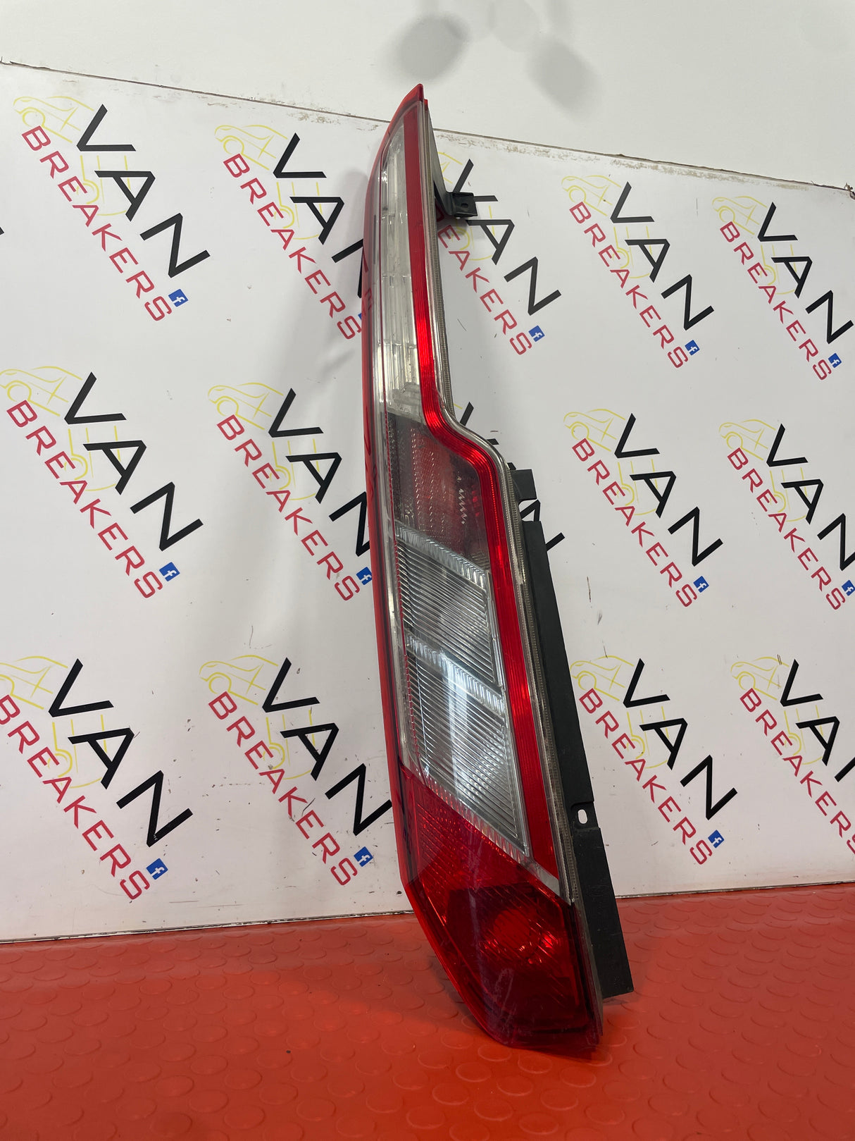 Ford Transit Custom GENUINE REAR PASSENGER SIDE TAIL LIGHT 2014-2018 (DAMAGED) P/N BK2113405AD-D1
