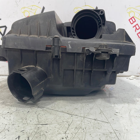 Renault Trafic/Vauxhall Vivaro AIR FILTER BOX 2.0 DCi 2010-2014 P/N 8200760899