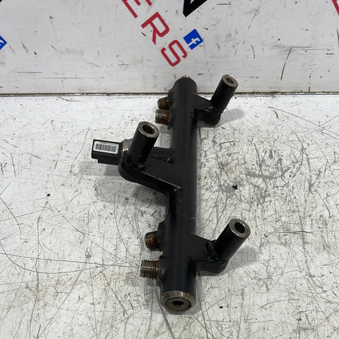 Ford/Citroen/Peugeot INJECTOR RAIL WITH SENSOR 2.0L P/N 9681909680-04