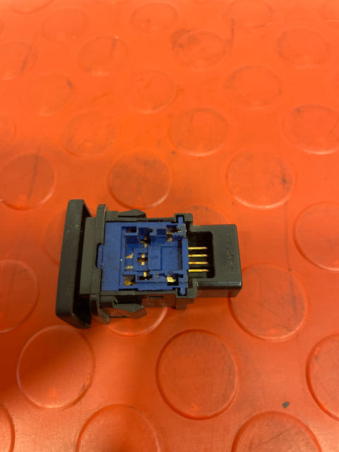Toyota Hilux 2015-16 GENUINE DIFF LOCK SWITCH P/N R15E122