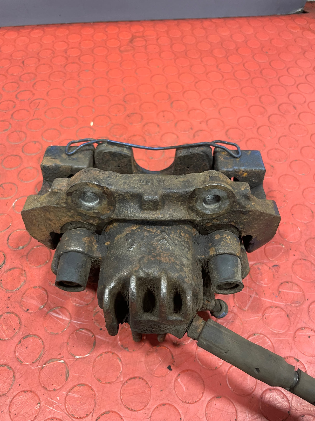 Citroen Berlingo/Peugeot Partner BRAKE CALIPER Front Passengers Side (With Carrier) 1.6 2008-2018 P/N 9670613980