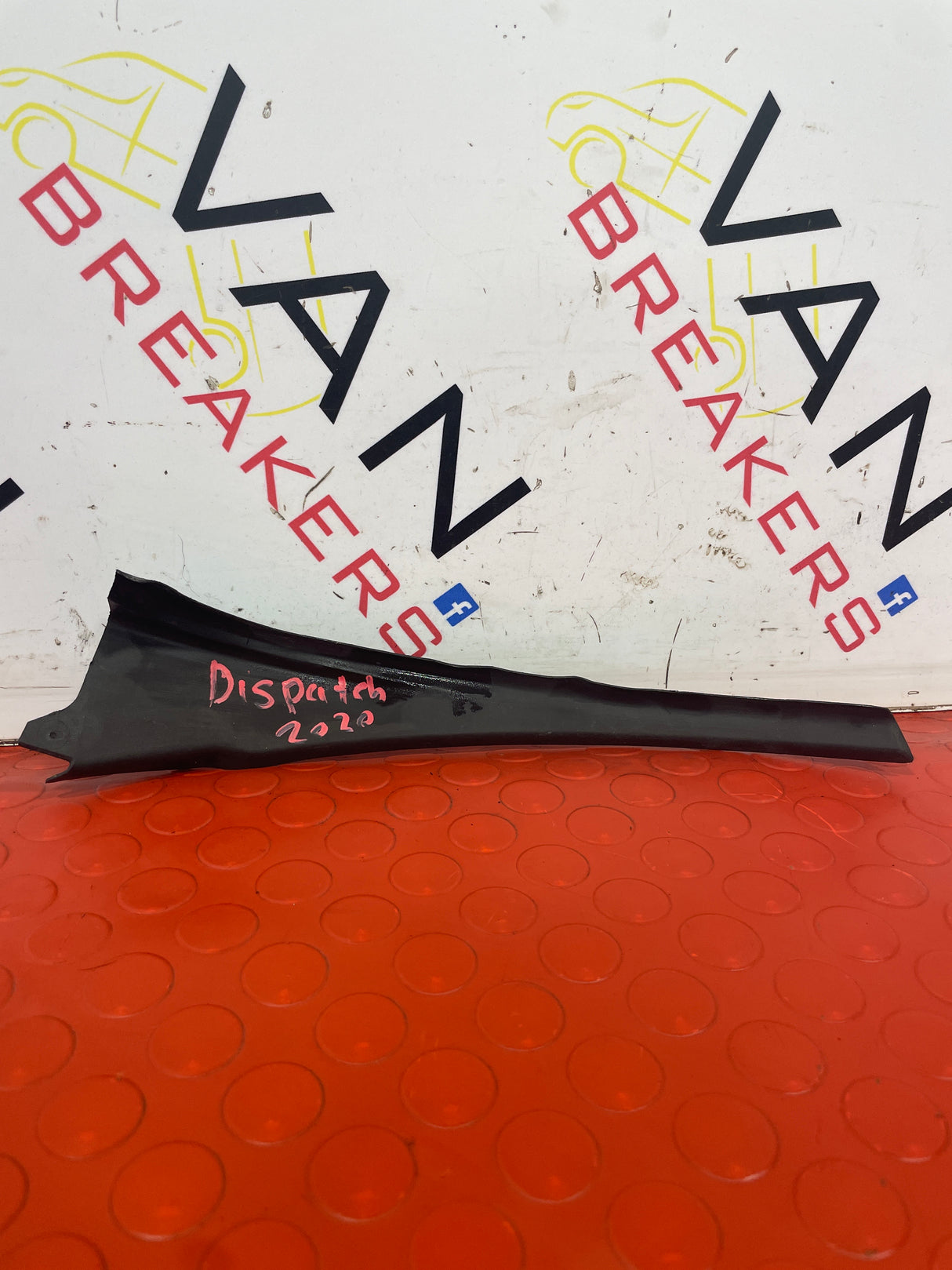 Citroen Dispatch/Peugeot Expert PASSENGER SIDE FRONT WEATHER STRIP SCUTTLE 2018-2024 P/S P/N 9812855277