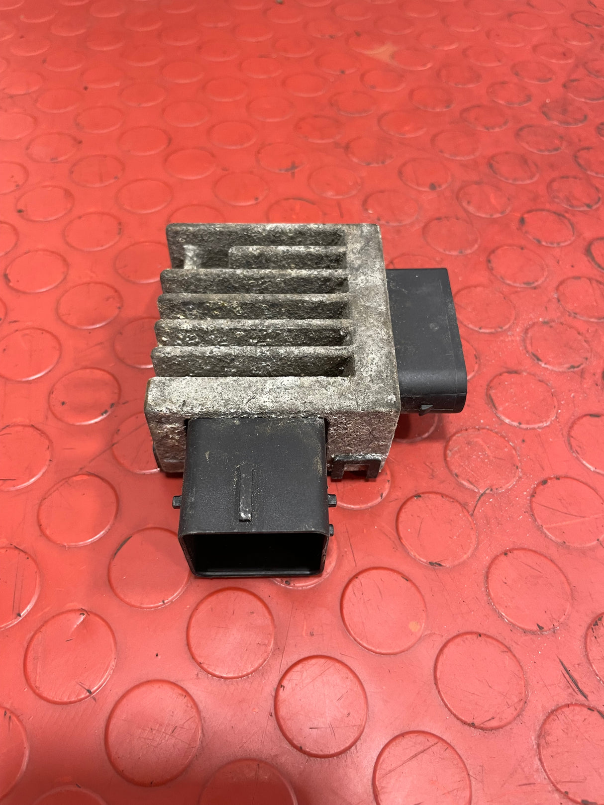 Renault Trafic/Vauxhall Vivaro/Nissan NV300 GLOW PLUG RELAY 2014-2019 P/N 271203982R