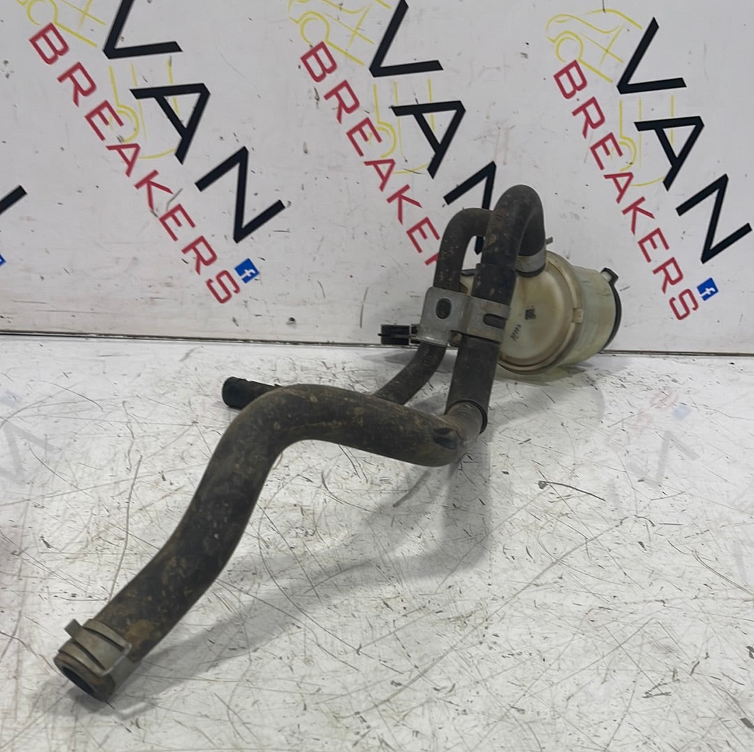 Nissan Navara POWER STEERING FLUID RESERVOIR AND PIPES 2017 P/N 49180EB700