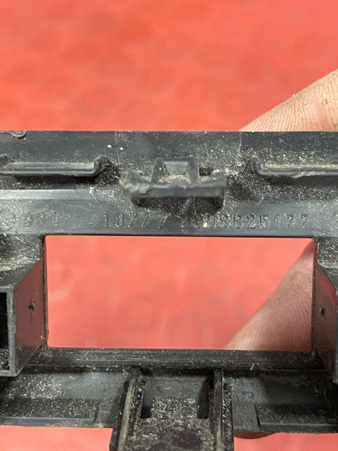 Citroen Dispatch/Peugeot Expert/Toyota Proace/Vauxhall Vivaro DASHBOARD CENTER SWITCH PANEL 2016-2024 P/N 9811141877 - 2 / 9808825177