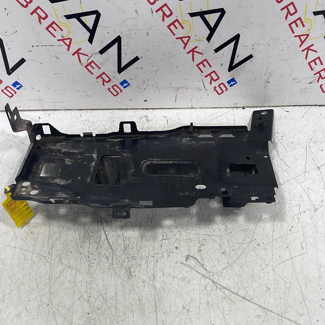 Citroen Dispatch/ Peugeot Expert/ Toyota Proace/ Vauxhall Vivaro(19) BATTERY TRAY 981528858000