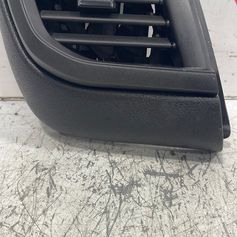 Citroen Dispatch/ Peugeot Expert/ Vauxhall Vivaro/ Toyota Proace DASHBOARD LEFT SIDE AIR VENT 98095037ZD