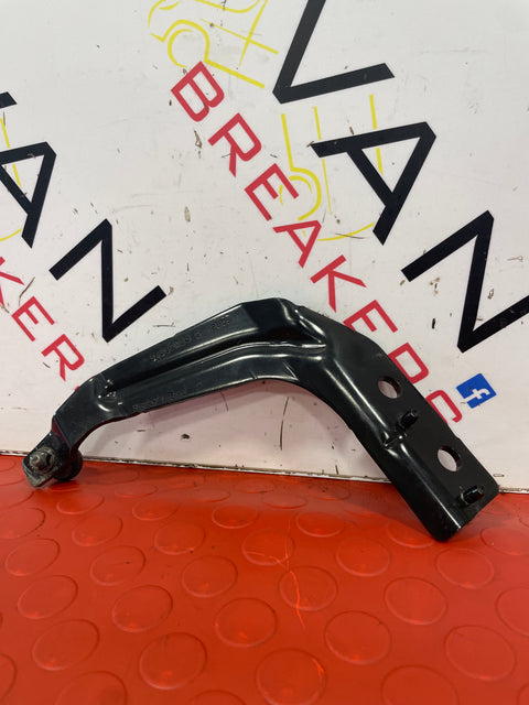 Toyota Proace/Citroen Dispatch/Peugeot Expert/Vauxhall Vivaro SIDE LOADING DOOR TOP ROLLER O/S DRIVERS SIDE 2017-2023 P/N 9823714580