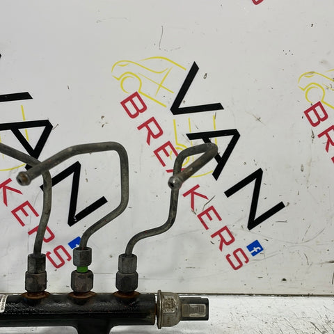 Peugeot Partner/Citroen Berlingo 1.6HDI FUEL INJECTION RAIL P/N 9685297580-01 - 1