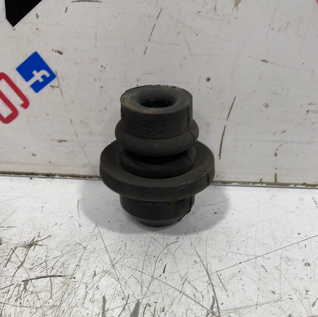 Ford Transit RADIATOR MOUNT BRACKET 2.2 2001-2007 P/N 1S7H8125AC