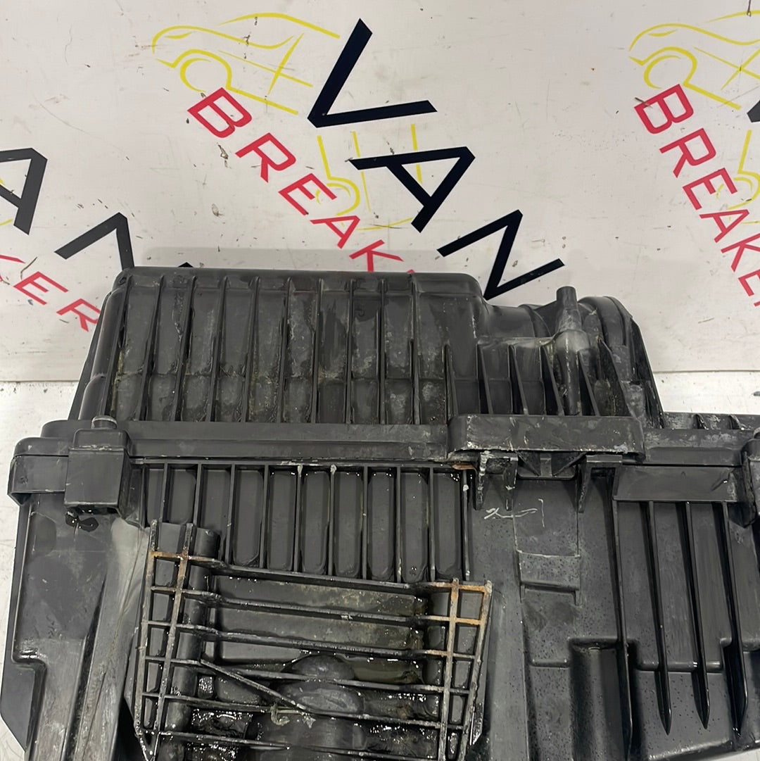 Citroen Dispatch/Peugeot Expert AIR BOX 2.0 2008-2016 P/N 1498555080