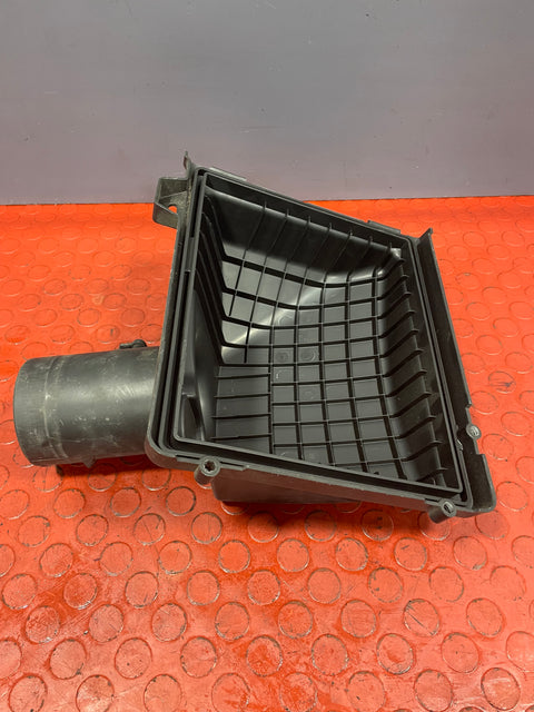 Vauxhall Vivaro/Renault Trafic AIR BOX LID AND MAF SENSOR 2014-2019 P/N H8201333223
