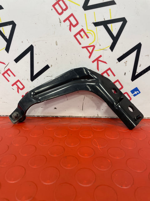 Toyota Proace/Citroen Dispatch/Peugeot Expert/Vauxhall Vivaro SIDE LOADING DOOR TOP ROLLER O/S DRIVERS SIDE 2017-2023 P/N 9823714580