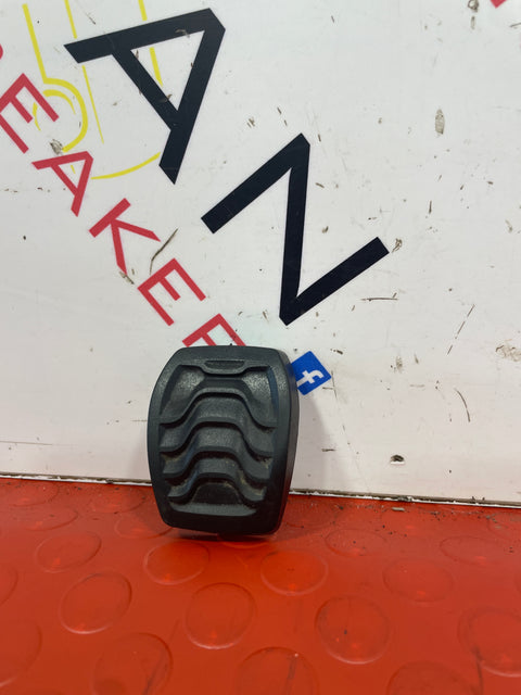Ford Transit CLUTCH/BRAKE PEDAL RUBBERS P/N BK217A624AB