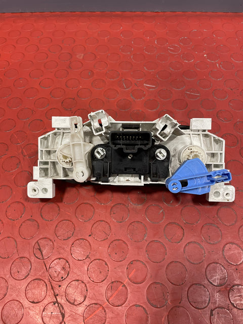 Renault Trafic/Vauxhall Vivaro HEATER CONTROL SWITCHES WITH AIR CONDITIONING 2014-2019 P/N 30080060