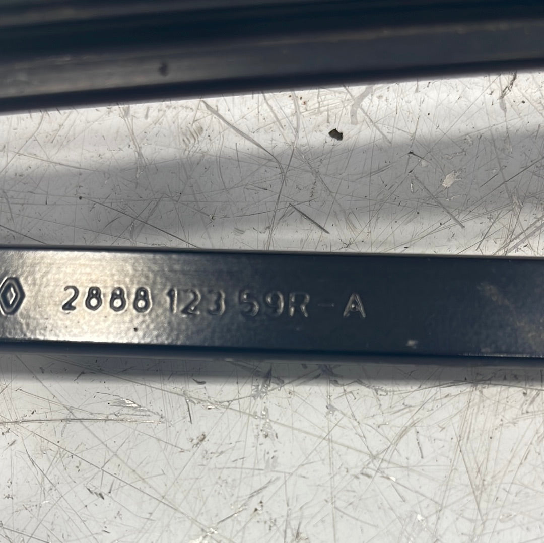 Vauxhall Vivaro/ Renault Trafic/Nissan NV300 MK3 WIPER ARM DRIVERS SIDE O/S 2014-2021 P/N 288812359R