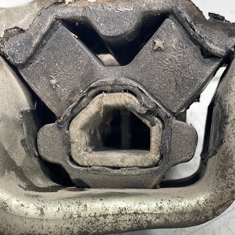 Citroen Relay/ Peugeot Boxer/ Fiat Ducato MK3 RIGHT ENGINE MOUNT BRACKET 2.2d 110kw P/N 1367173080