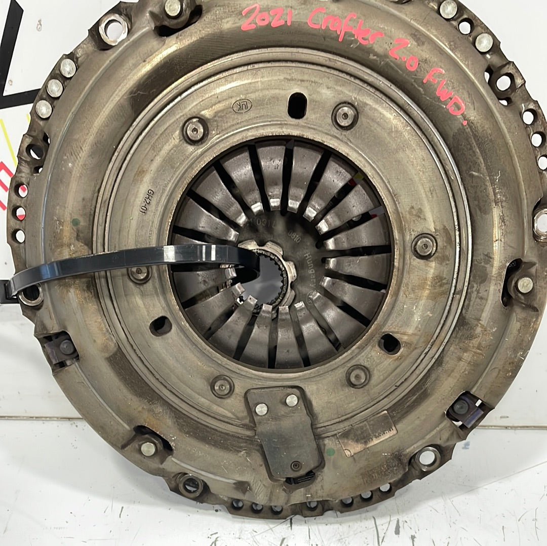 Volkswagen Crafter FWD CLUTCH PLATE WITH PRESSURE PLATE 2.0 2021 P/N 04L141015P