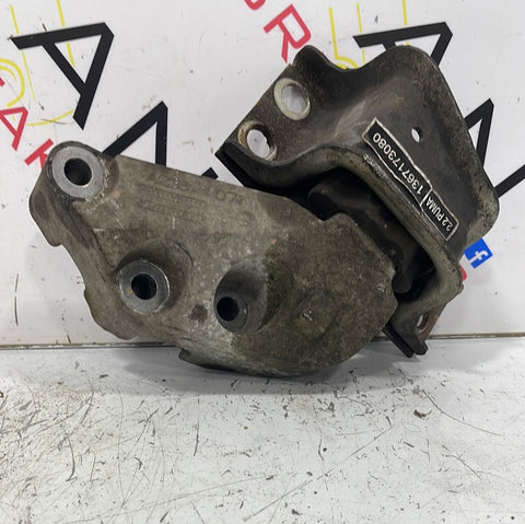 Citroen Relay/ Peugeot Boxer/ Fiat Ducato MK3 RIGHT ENGINE MOUNT BRACKET 2.2d 110kw P/N 1367173080