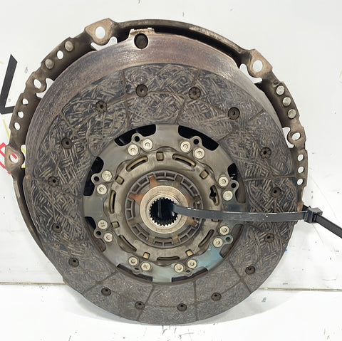 Volkswagen Crafter FWD CLUTCH PLATE WITH PRESSURE PLATE 2.0 2021 P/N 04L141015P