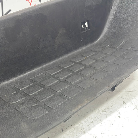 Citroen Dispatch/ Peugeot Expert/ Toyota Proace/ Vauxhall Vivaro DOOR STEP COVER TRIM FRONT RIGHT SIDE 2019-2023 P/N 98129341ZD