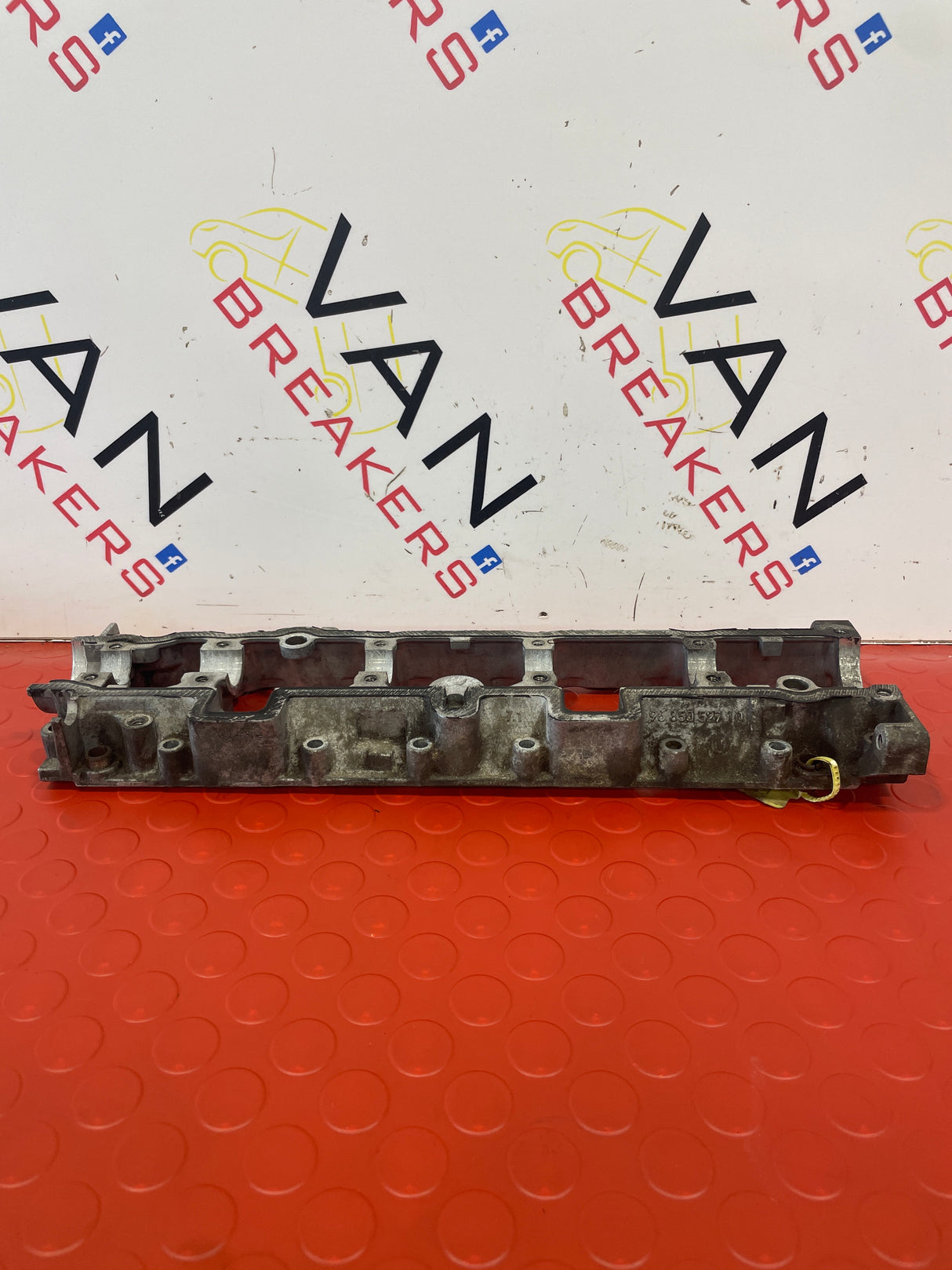 Citroen Berlingo/Peugeot Partner CAMSHAFT CARRIER 2011-2015 1.6L Diesel P/N 9685052710