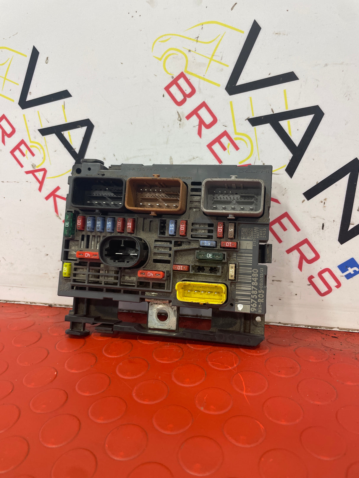 Peugeot Partner/Citroen Berlingo R05 ENGINE BAY FUSE BOX BSM P/N 9675878480