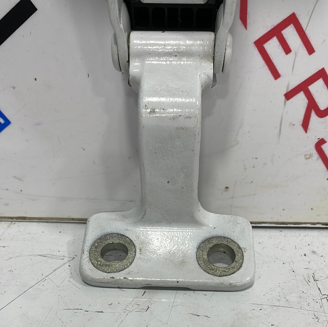 Renault Kangoo RIGHT REAR UPPER DOOR HINGE P/N KL1312A